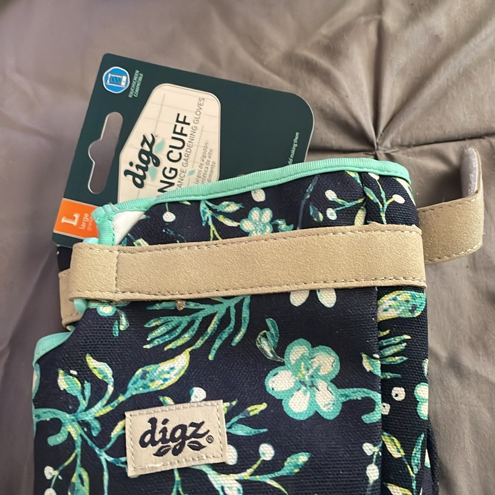 Digz - Picture 4 of 5